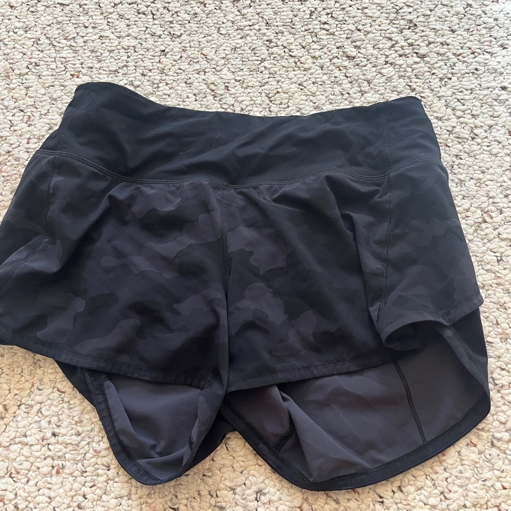 Size 6 Camo speed up shorts